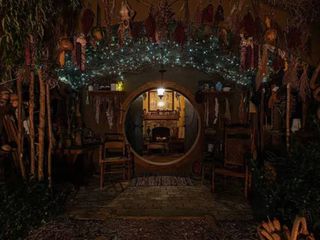 hobbit hole airbnb