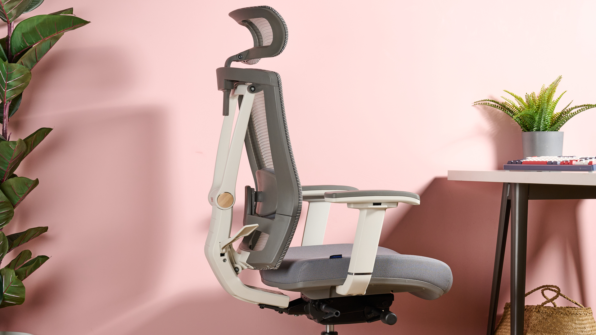 A side view of the FlexiSpot Ergonomic Office Chair BS14.