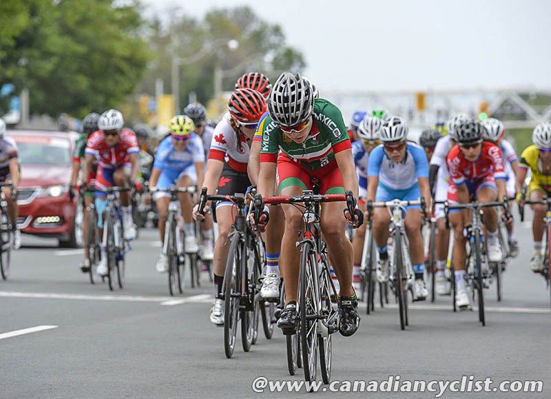 Peloton starts the final lap