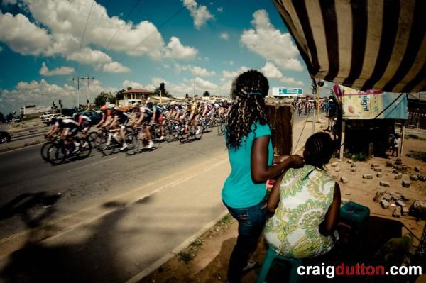 Onlookers in Soweto enjoying the race