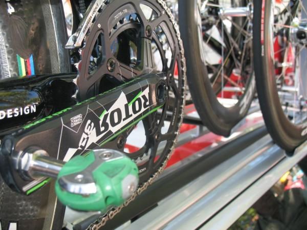 Thor Hushovd (Cervelo TestTeam) has special green Rotor cranks on his spare bike