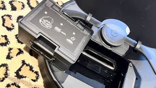 Cleaning the robot vacuum