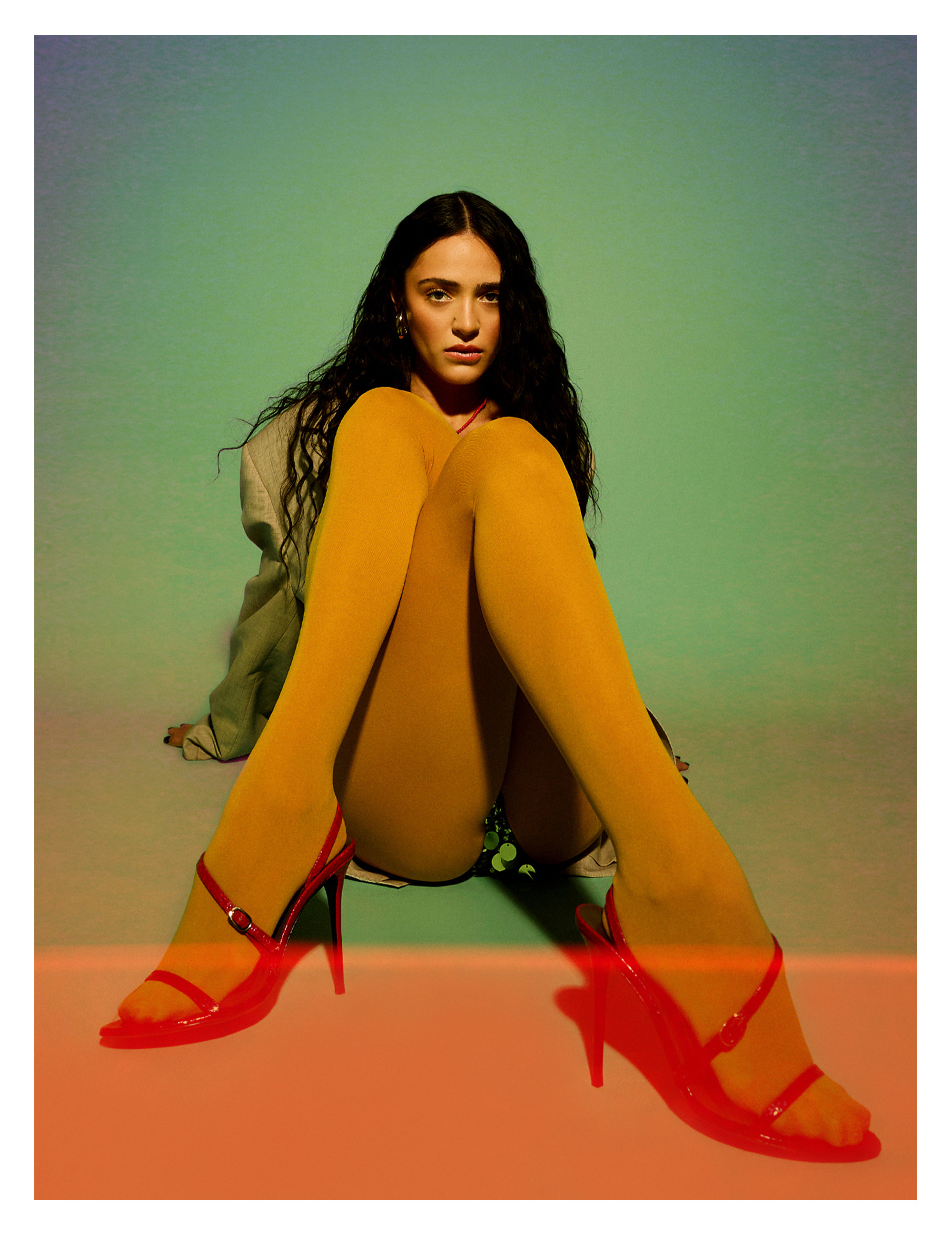 Who is actress Luna Blaise wearing what clothes.
