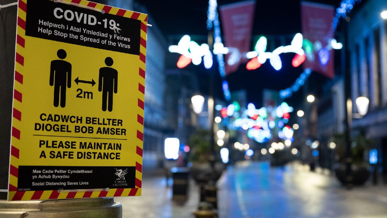 Cardiff high street at Christmas