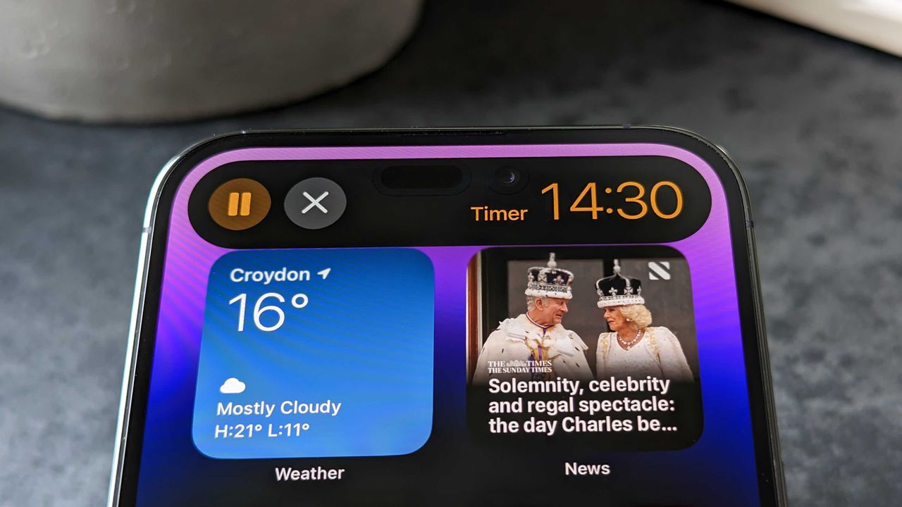 iPhone 14 Pro Max review Dynamic Island timer large