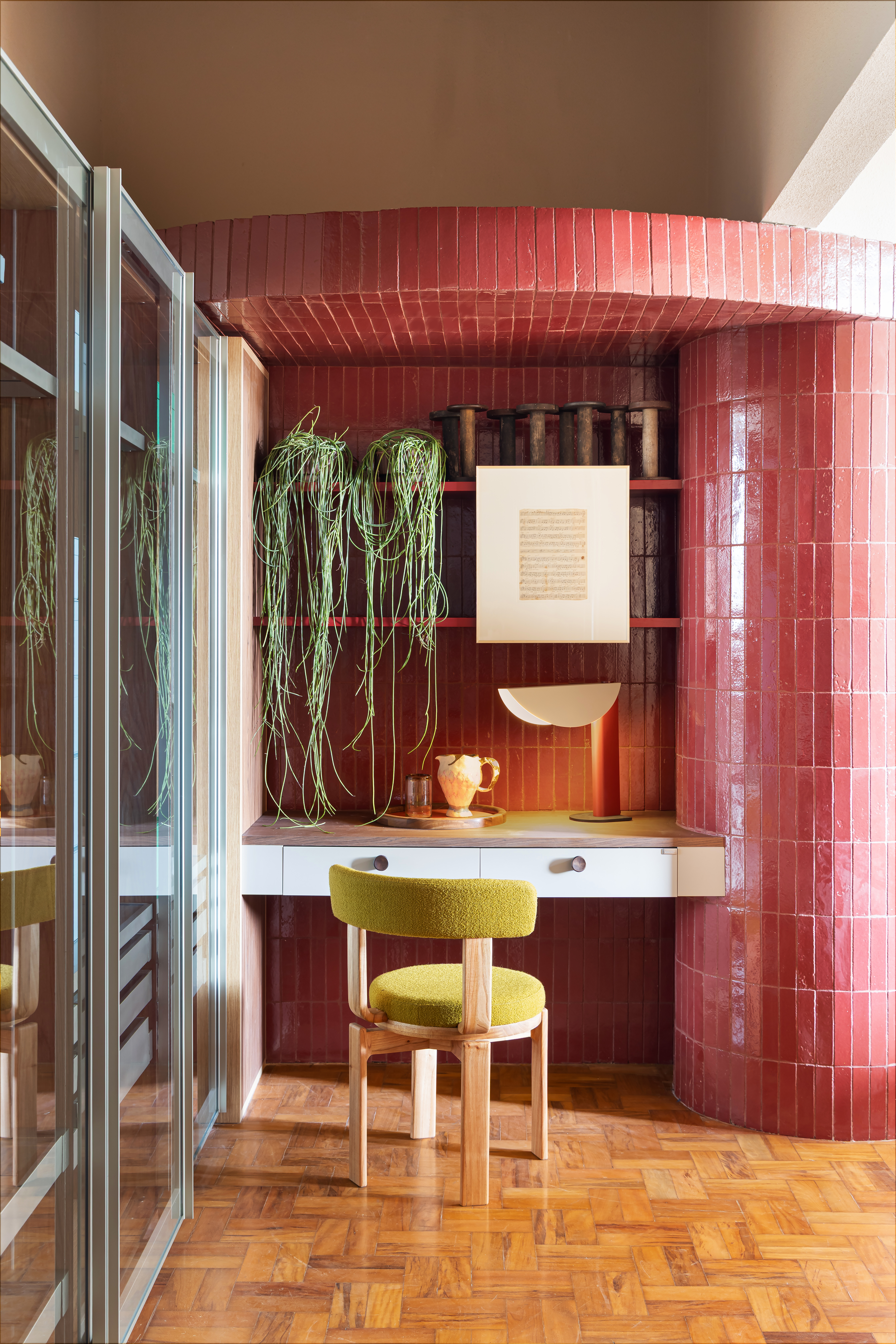 Bedroom study area with tiled niche