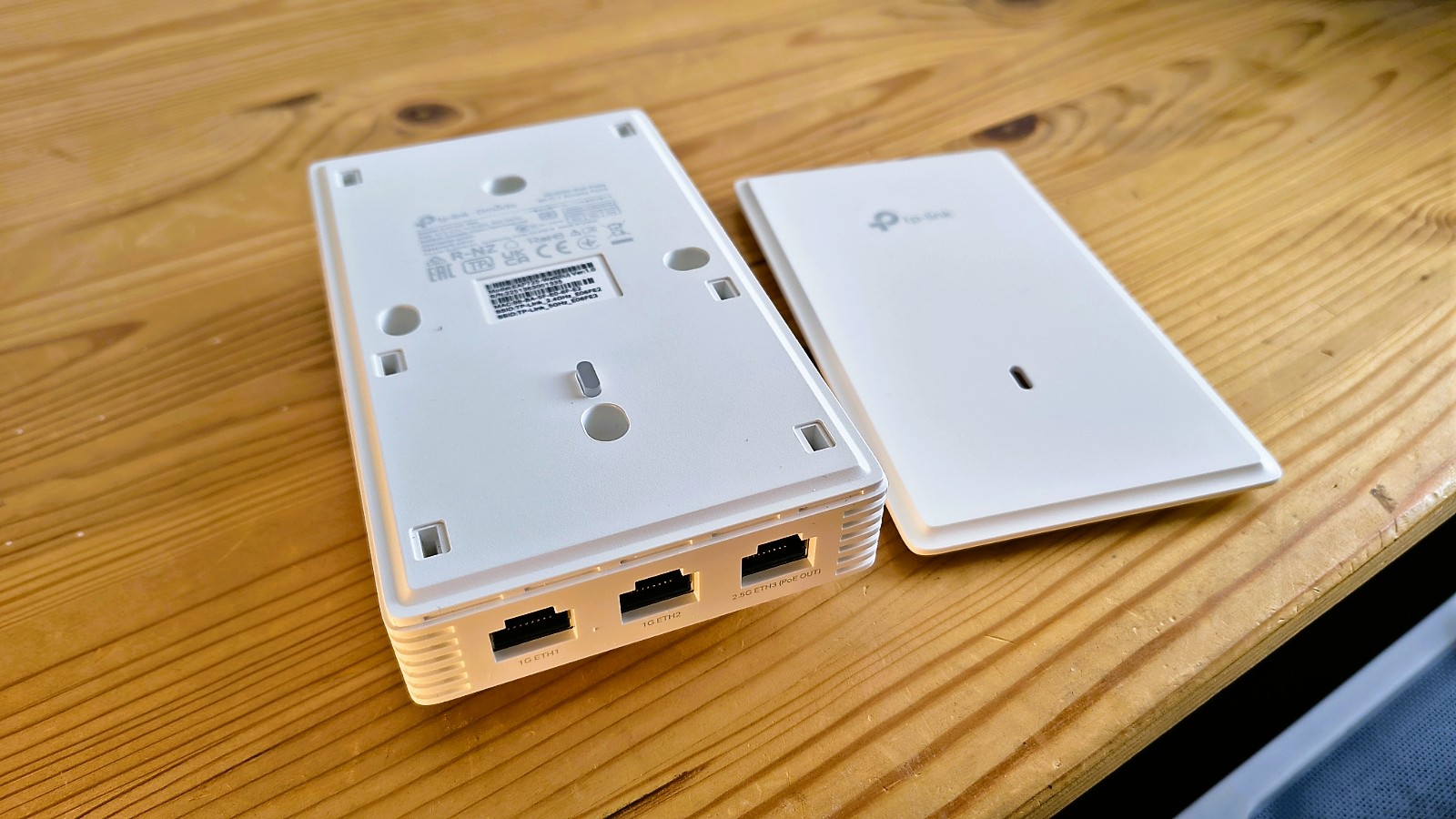 TP-Link EAP725-Wall