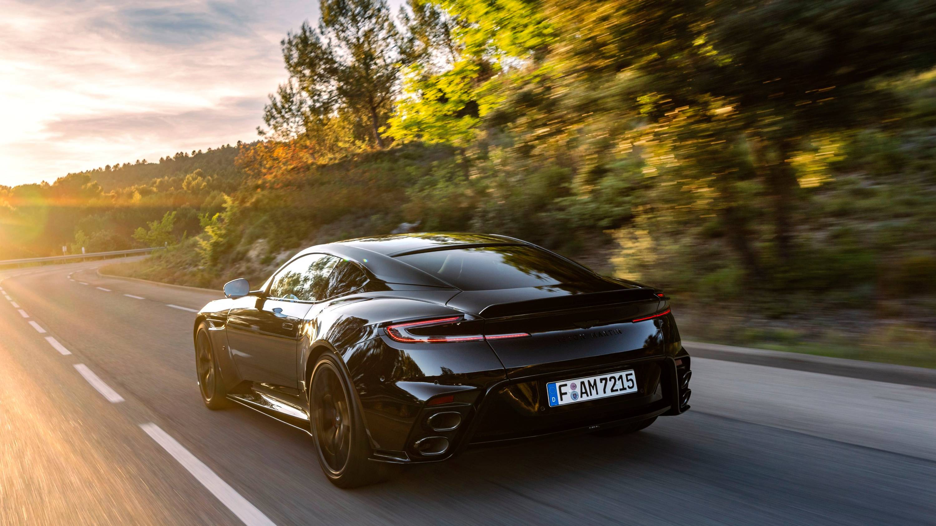 Aston Martin DB12 S