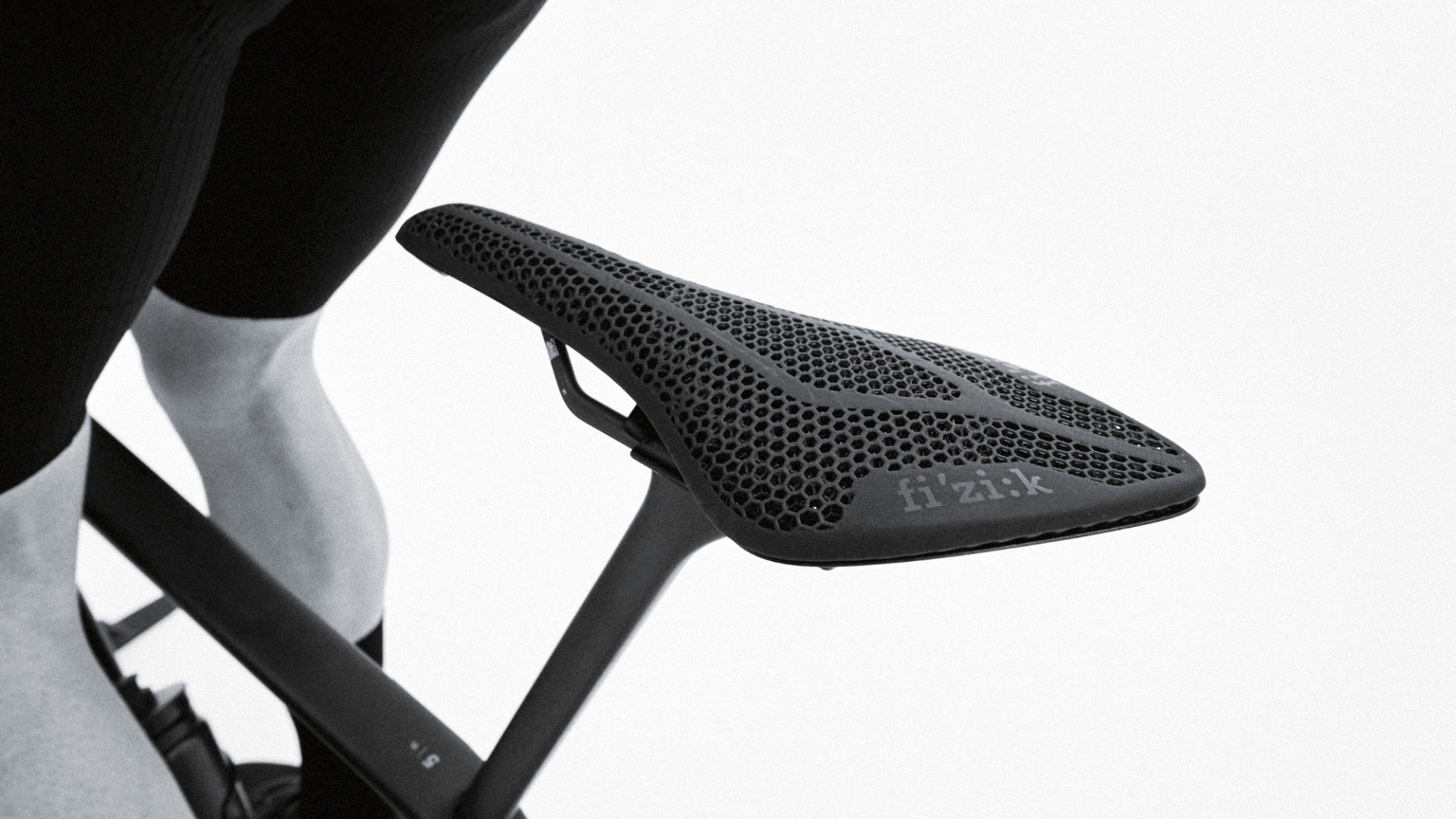 Fizik Vento Arione R1 Adaptive saddle 