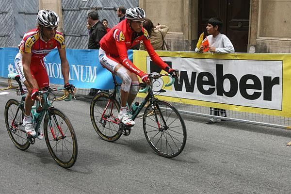 Mauricio Soler (Barloworld) looking a bit banged up and tired at the start.