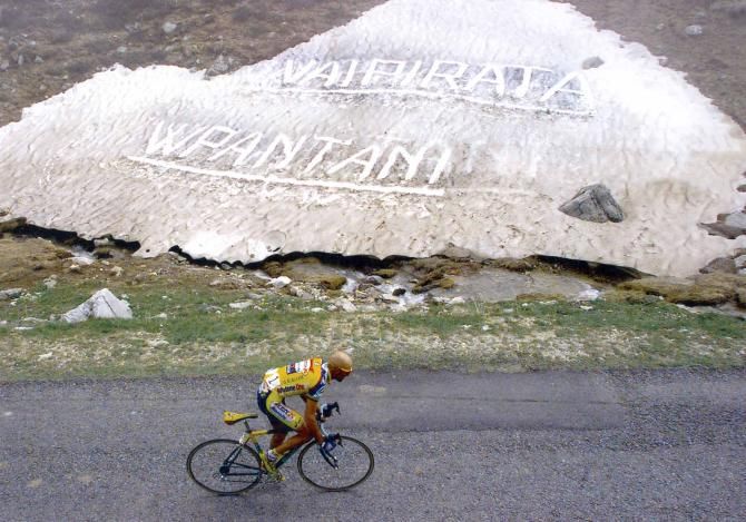Pantani rides through the snow