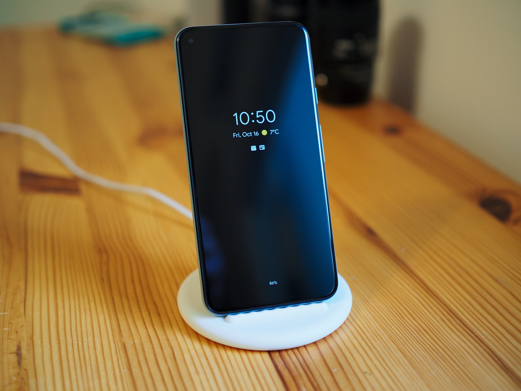 Fast Pixel Stand charging on Pixel 6 requires Dec. update - 9to5Google