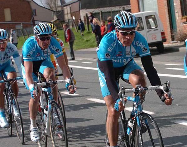 Erik Zabel (Milram) keeping Petacchi out of the wind