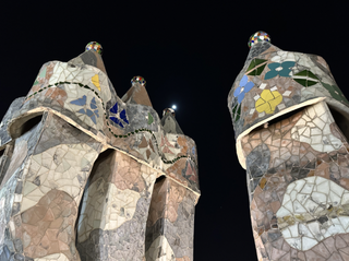 Located in Barcelona, Spain, Casa Batlló was designed by Antoni Gaudí, and is considered one of his masterpieces.