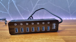 Best Cheap Power-Switching USB Hub: Atolla 7-Port USB Data Hub Splitter