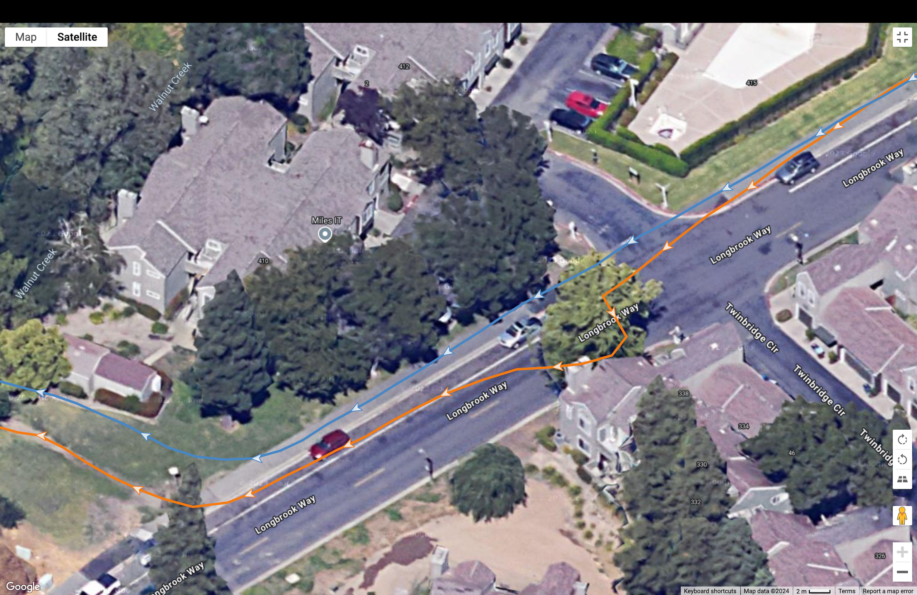 A GPS map showing how the Garmin Forerunner 965 (blue line) compares to the Google Pixel Watch 3 (orange line) for location accuracy.