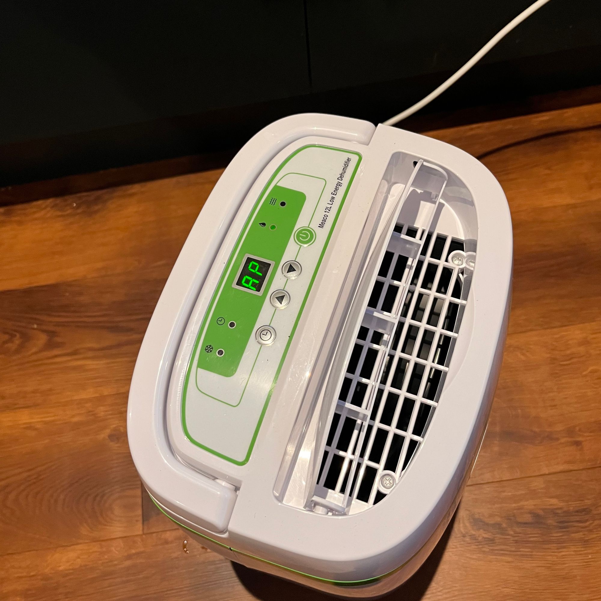 meaco 12l low energy dehumidifier in air purifier mode