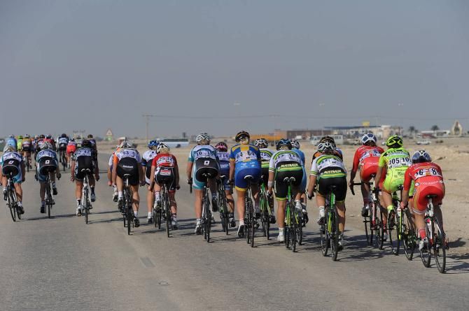 The echelons form on stage 3 of the Ladies Tour of Qatar