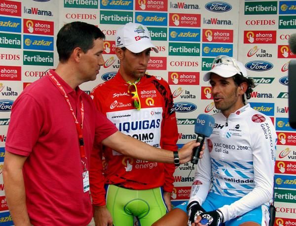 Vuelta leader Vincenzo Nibali (Liquigas - Doimo) and second-placed Ezequiel Mosquera (Xacobeo Galicia) speak to the press after stage 19.