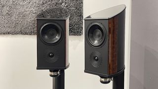 Wilson Benesch Discovery 3Zero against a cream wall backdrop