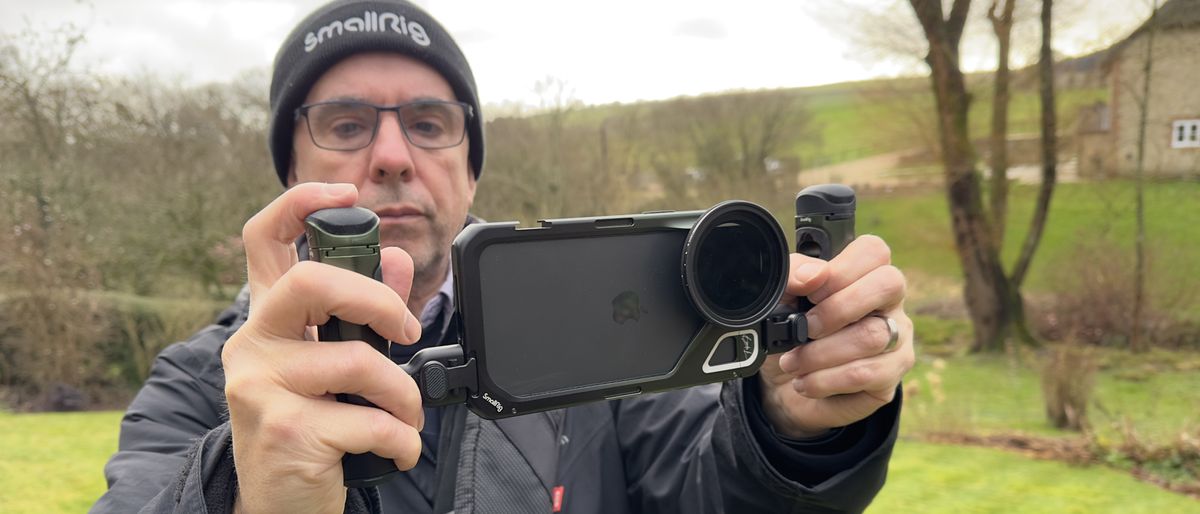 Man holding the SmallRig x Brandon Li Mobile Video Kit