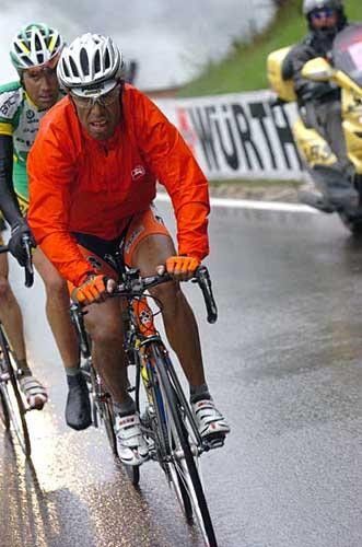 Julio Alberto Perez Cuapio sits comfortably in front of Jose Gutierrez Cataluna