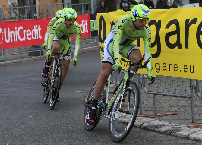 Team Cannondale rounds a bend