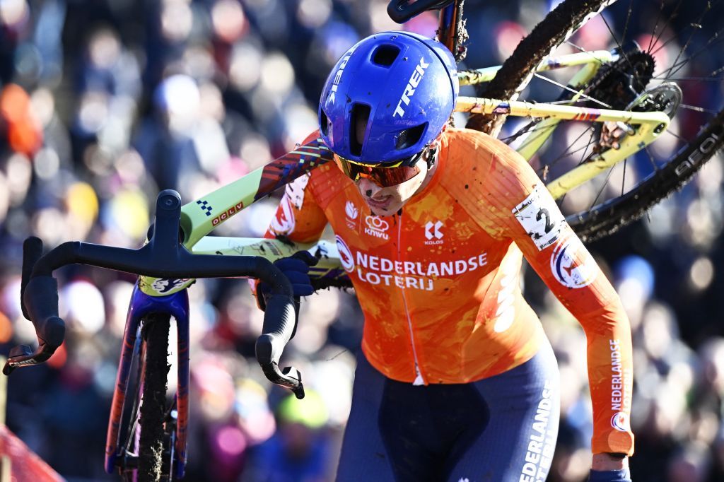 Dutch Lucinda Brand pictured in action during the women elite race, at the UCI Cyclocross World Championships, in Lievin, France, Saturday 01 February 2025. The world championships are taking place from 31 January until 02 February.
BELGA PHOTO JASPER JACOBS (Photo by JASPER JACOBS / BELGA MAG / Belga via AFP)