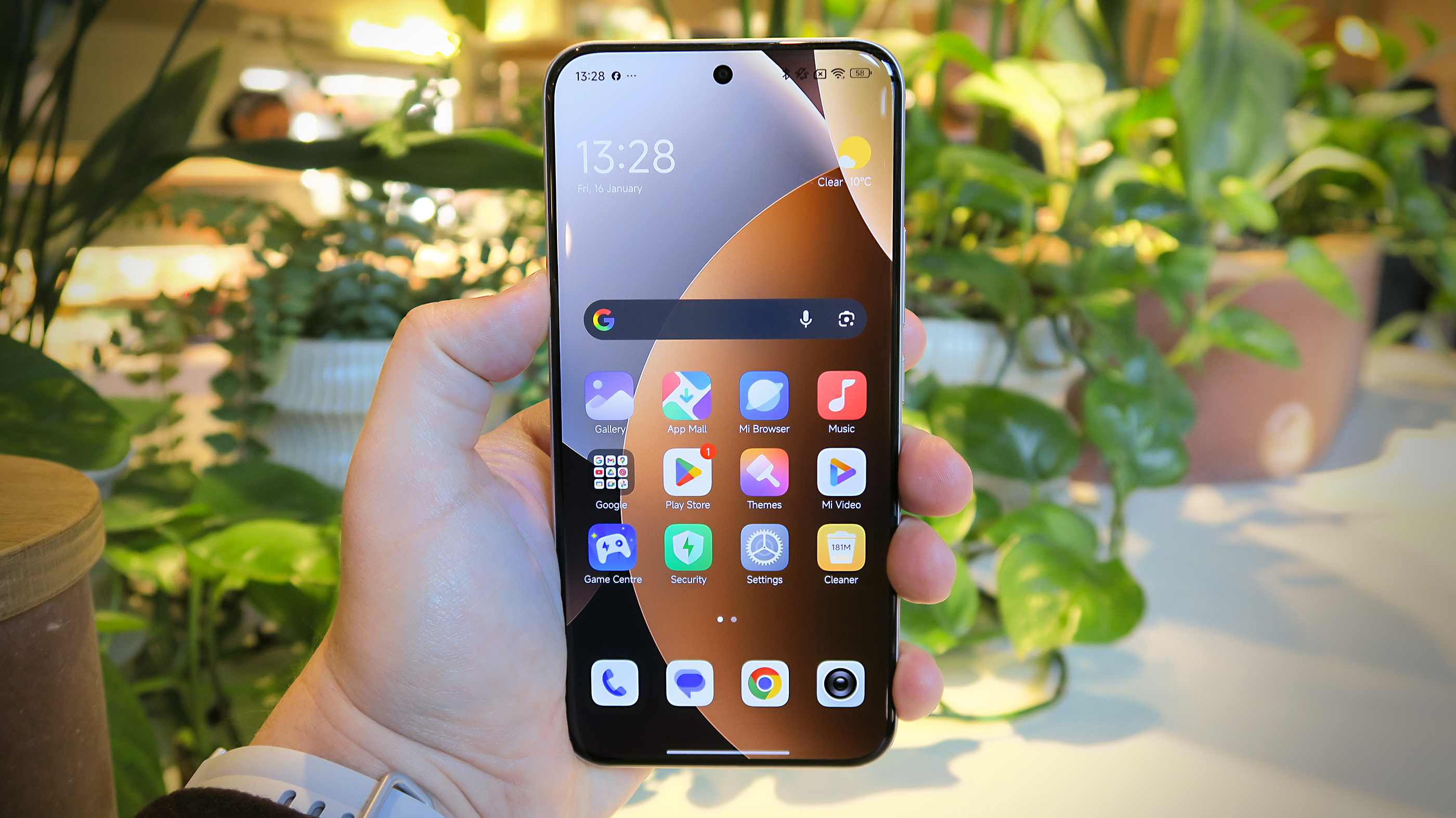 Xiaomi Redmi Note 15 Pro Plus REVIEW handheld front straight