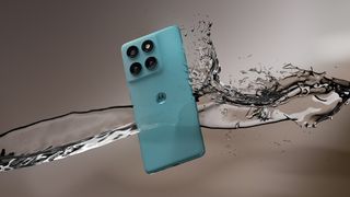 Amazonite Motorola Edge 60 Fusion splashing into water