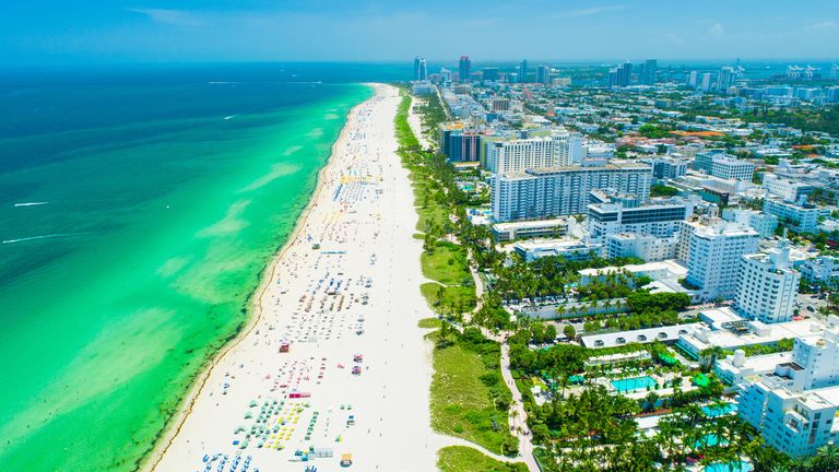 在佛罗里达州购买度假屋的最佳地点:迈阿密海滩的鸟瞰图，迈阿密，佛罗里达州