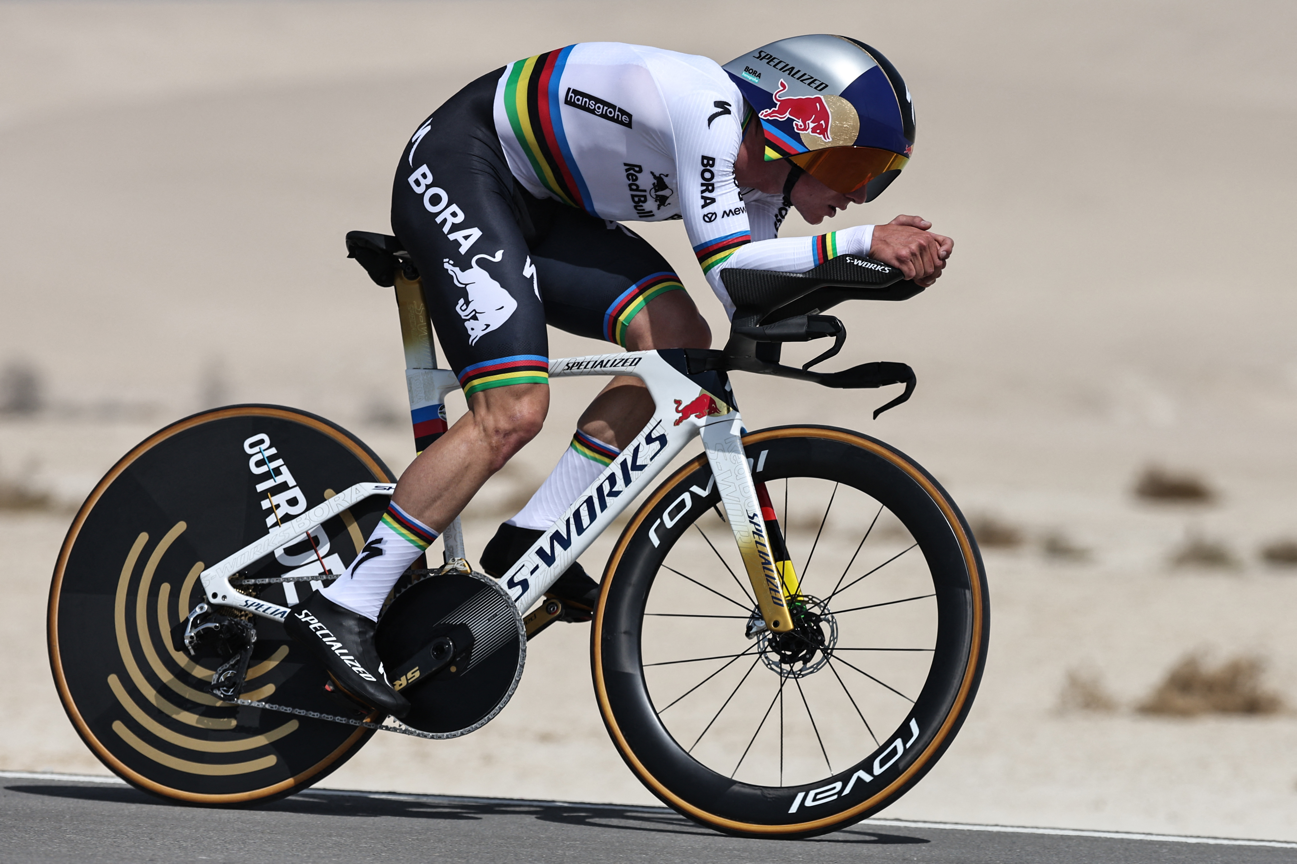 Remco Evenepoel on his way to winning the stage two ITT of the UAE Tour 2026