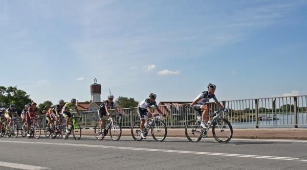 Saxo Bank rode to protect Matti Breschel's overall lead