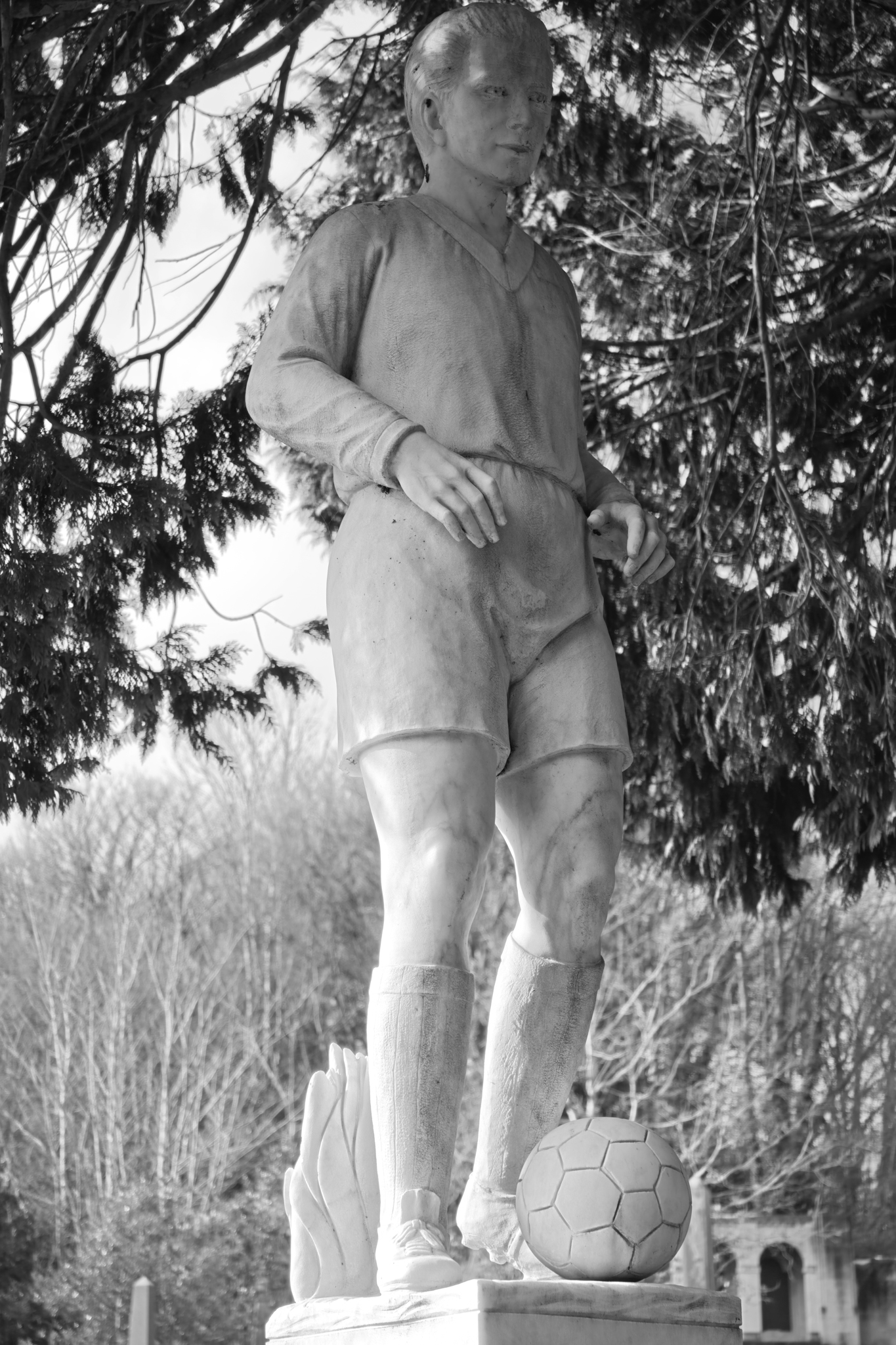 Leica Q3 Monochrom vs Leica Leitzphone comparison