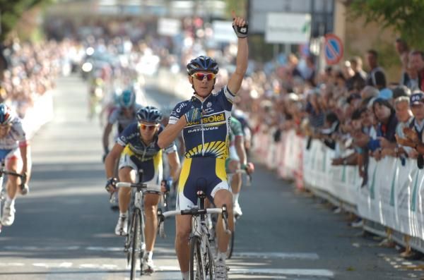 Riccardo Ricc&ograve; (Vacansoleil) celebrates Coppa Sabatini victory.
