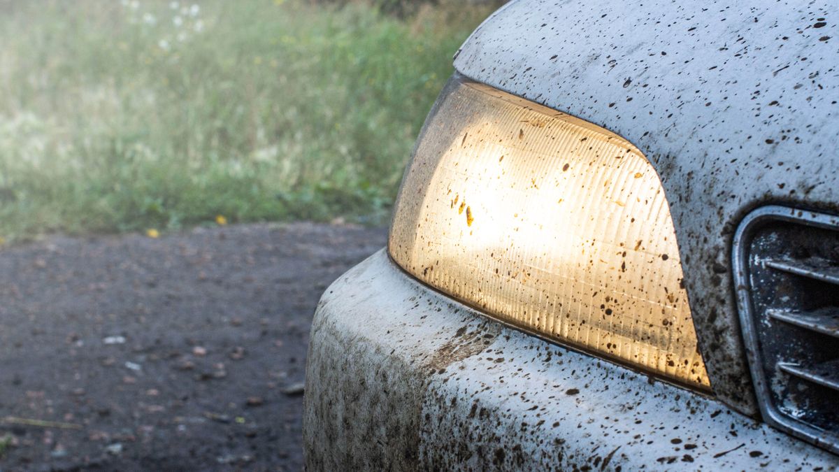 Cleaning Car Headlights: Everything You Need to Know