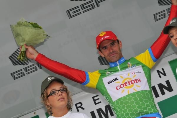St&eacute;phane Auge (Cofidis) leads the sprint classification.
