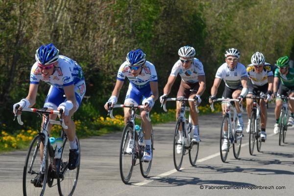 Saur Sojasun takes control of the pace.
