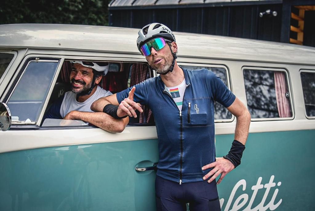 Transcordilleras Rally Colombia director talks with Laurens ten Dam, who prepares for his second ride across Colombia