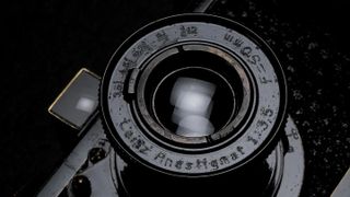 Rare Leica camera fails to set record at Hong Kong auction - BBC News