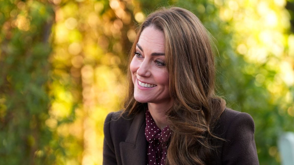 Kate Middleton portait des boucles d'oreilles incroyablement symboliques pour des fiançailles royales surprises 