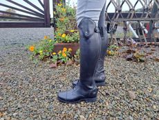 Ariat10.jpg