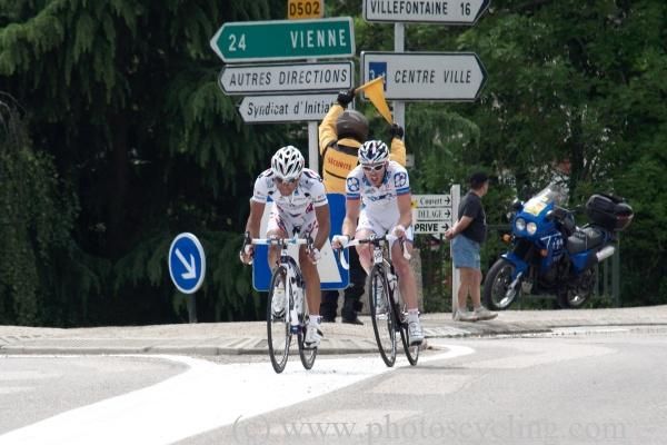 Daniel Diaz (Velo-Club La Pomme Marseille) and C&eacute;dric Pineau (FDJ) on the attack.