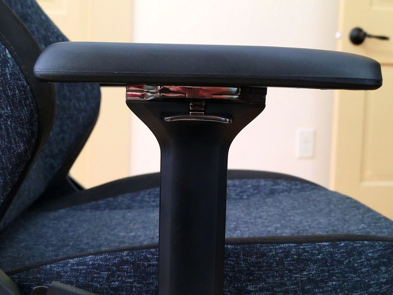 Secretlab Black3 Titan Armrest Metal