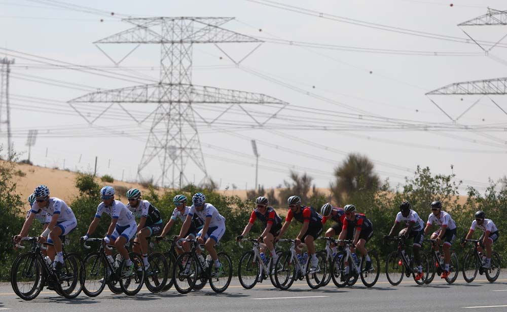 The peloton look fairly relaxed early on