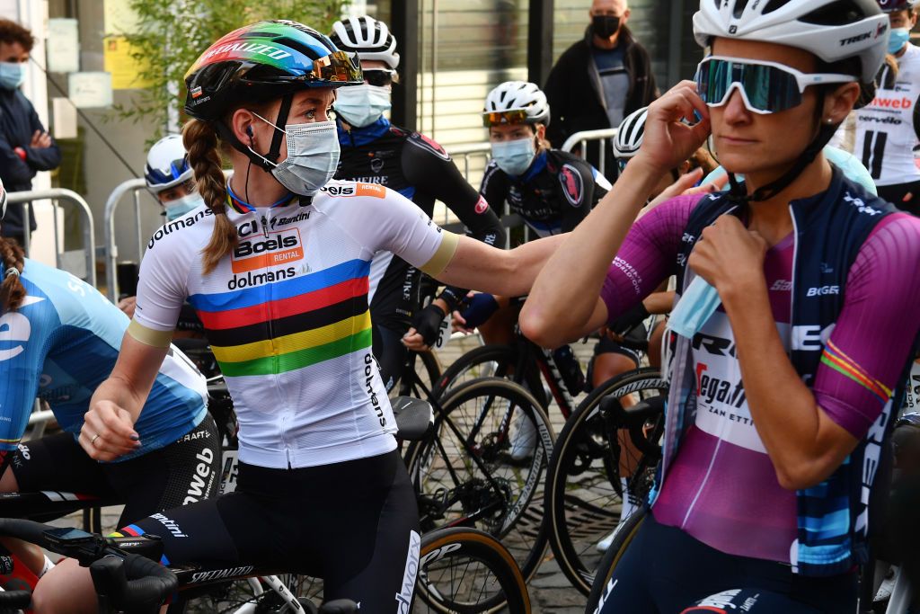 World champion Anna van der Breggen (Boels Dolmans) with Lizzie Deignan (Trek-Segafredo)