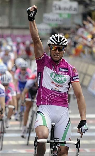 Italy's Alessandro Petacchi (LPR Brakes-Farnese Vini) won with time to celebrate.
