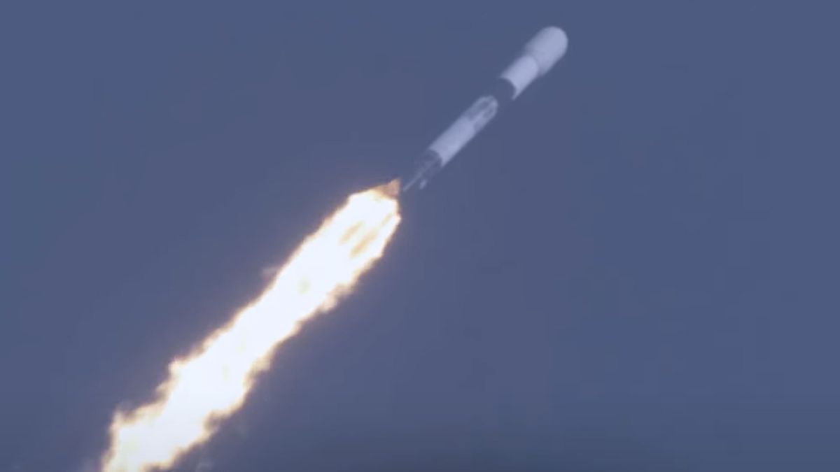 A SpaceX Falcon 9 rocket launches on a record 8th flight to delivery 60 Starlink internet satellites into orbit from Pad 39A of NASA's Kennedy Space Center on Jan. 20, 2021.