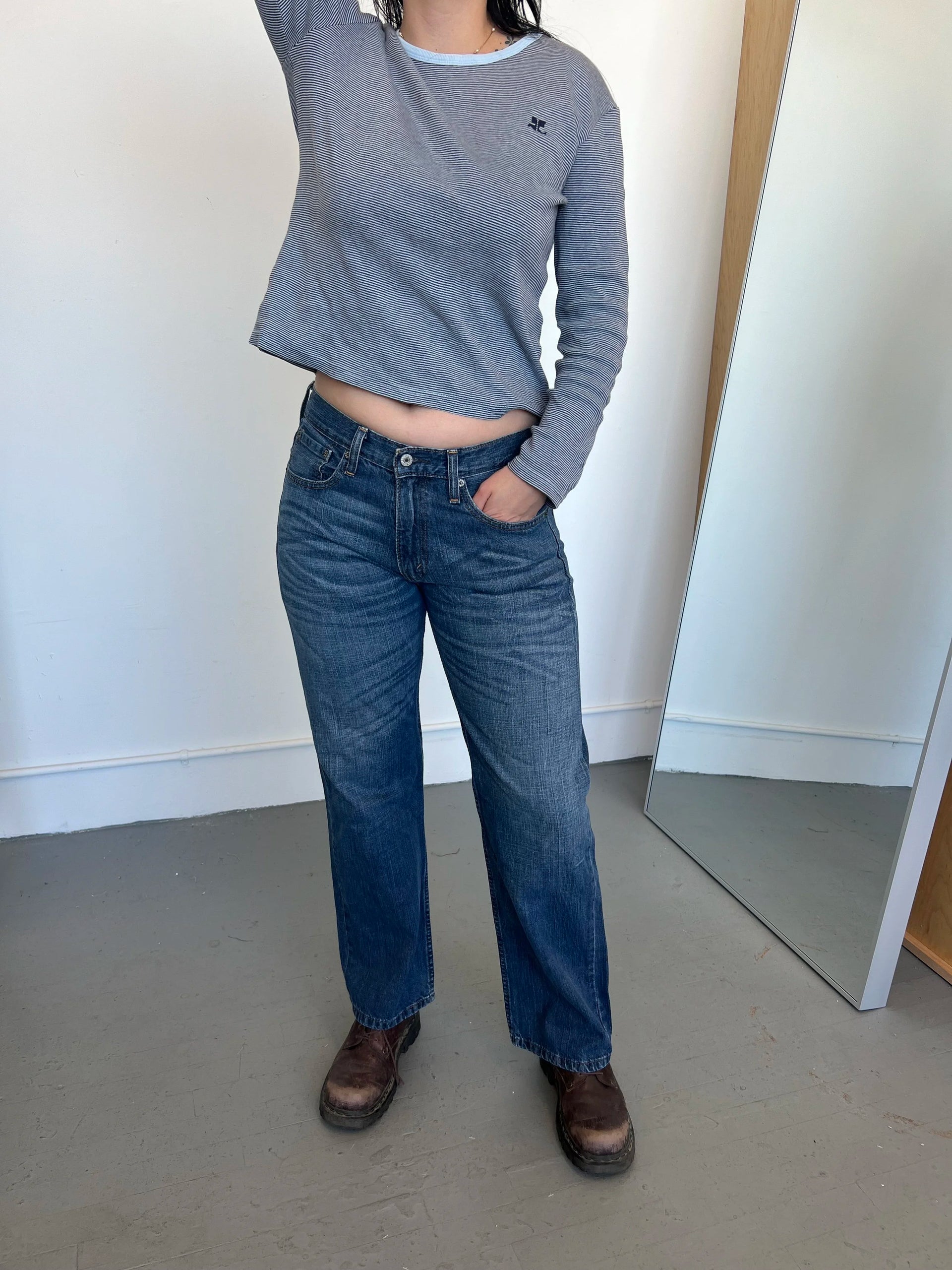 Levi Low Rise Straight Jeans - W: 32"