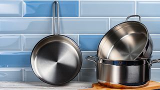 Aluminum cookware